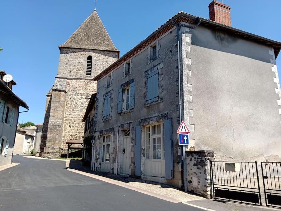La Poste Saulgond Villa Exterior photo